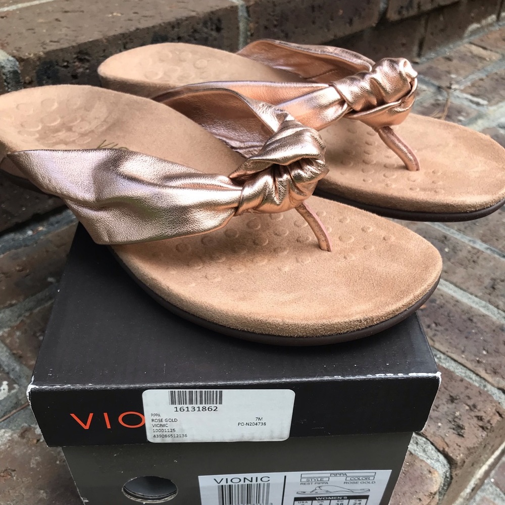 Vionic “Pippa” sandals in Rose Gold